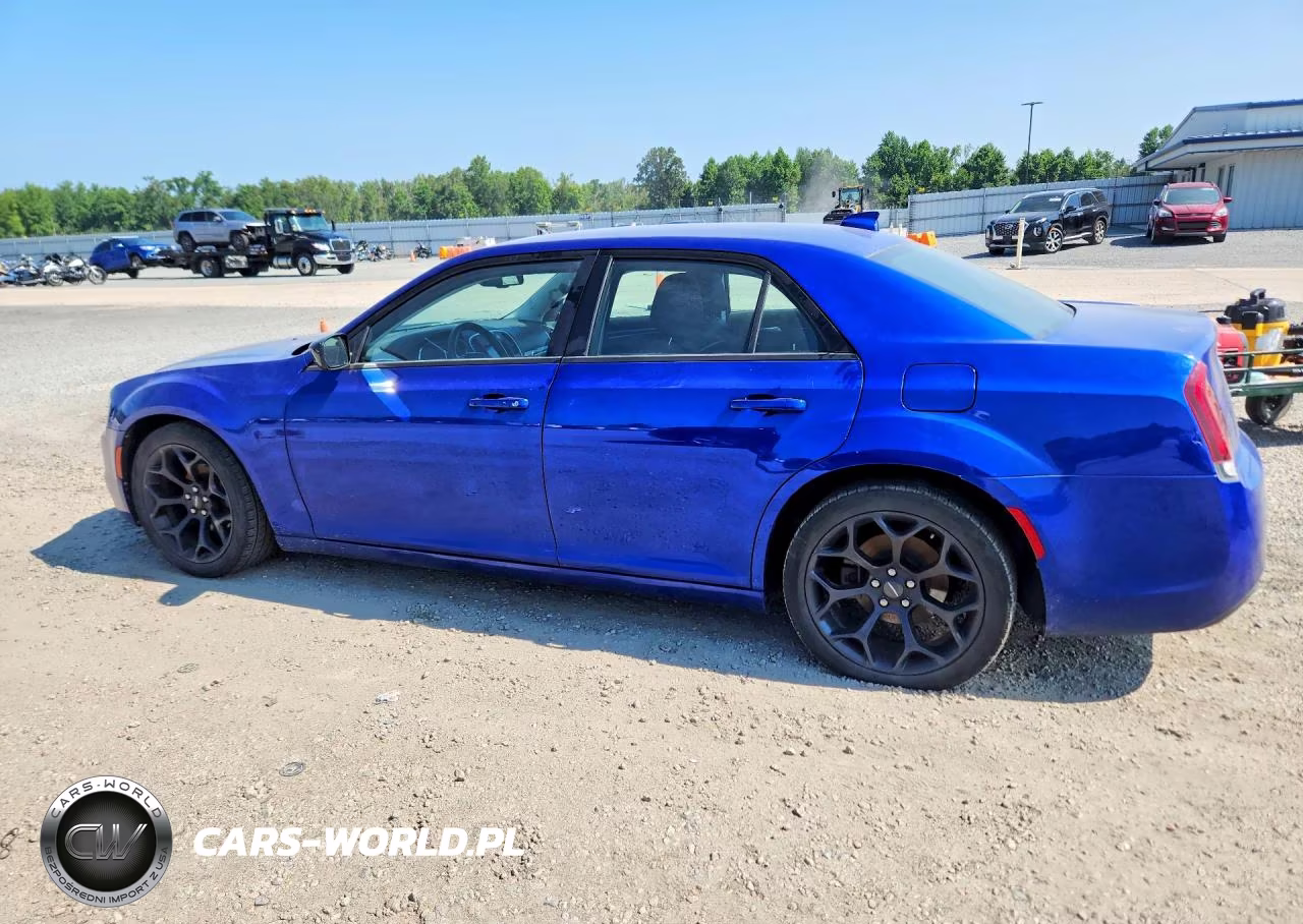 2019 Chrysler 300 Touring VIN:2C3CCAAG6KH666255 - 2