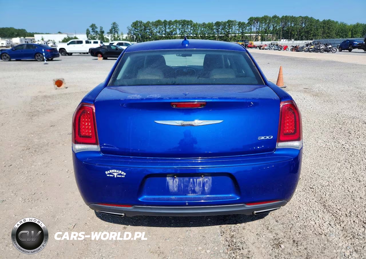 2019 Chrysler 300 Touring VIN:2C3CCAAG6KH666255 - 6