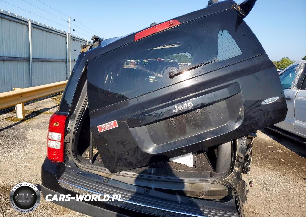 2016 Jeep Patriot Latitude VIN:1C4NJPFA3GD747994 - 6