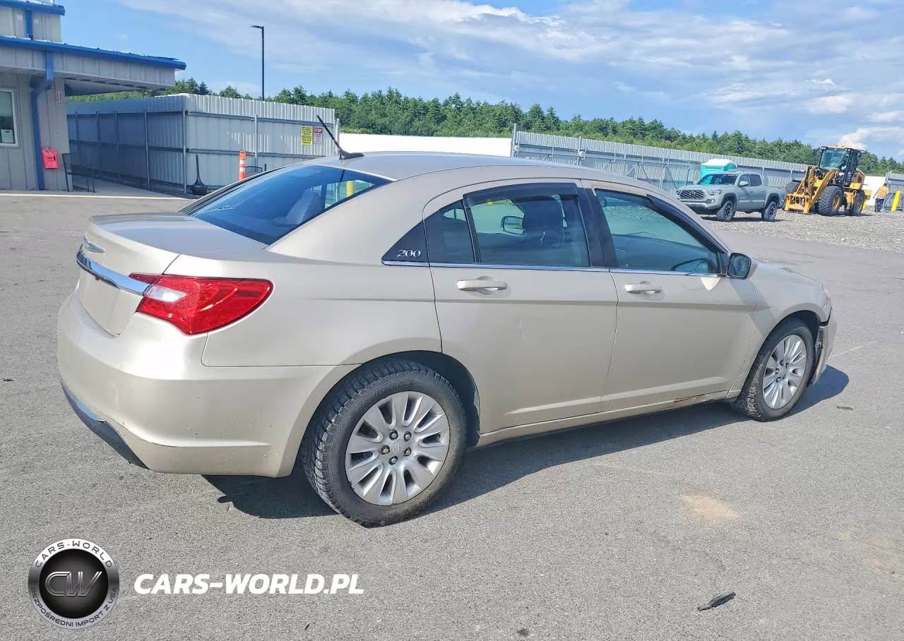 2014 Chrysler 200 Lx VIN:1C3CCBAB3EN124097 - 3