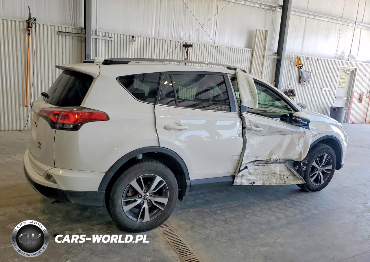 2018 Toyota Rav4 Xle VIN:JTMRFREV2JJ189518 - 3