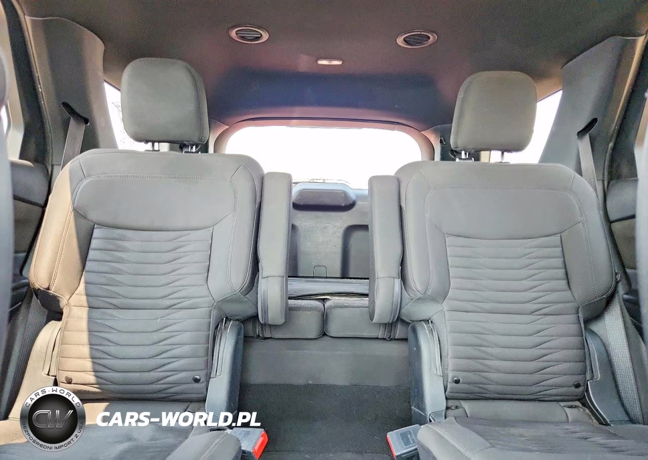 2020 Ford Explorer Xlt VIN:1FMSK8DH3LGB51746 - 10