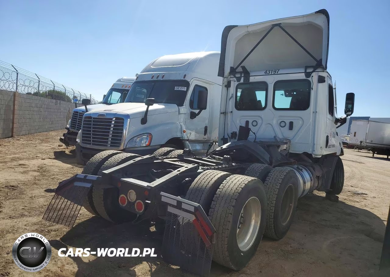 2023 Freightliner Cascadia 116 Semi Truck VIN:1FUJHTDV4PLNY5039 - 3