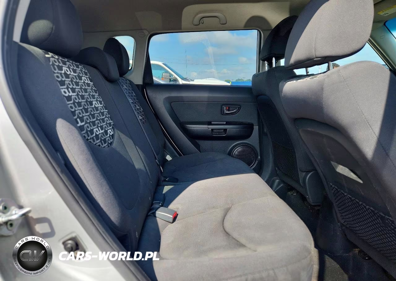 2011 Kia Soul + VIN:KNDJT2A24B7262802 - 11