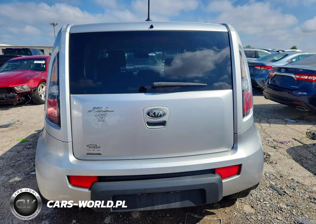 2011 Kia Soul + VIN:KNDJT2A24B7262802 - 6