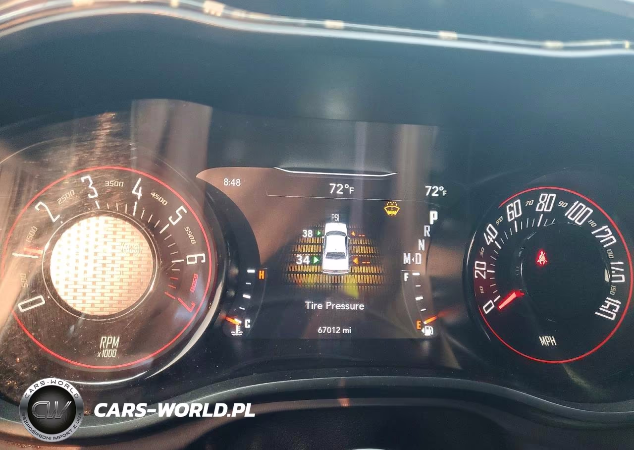 2021 Dodge Challenger Sxt VIN:2C3CDZAG7MH572982 - 9