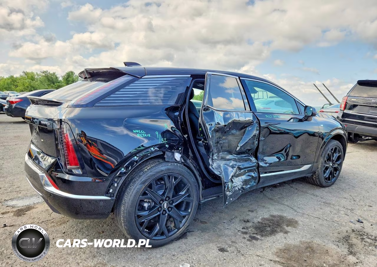 2025 Cadillac Optiq Luxury VIN:3GYK3DMR2SS159138 - 3