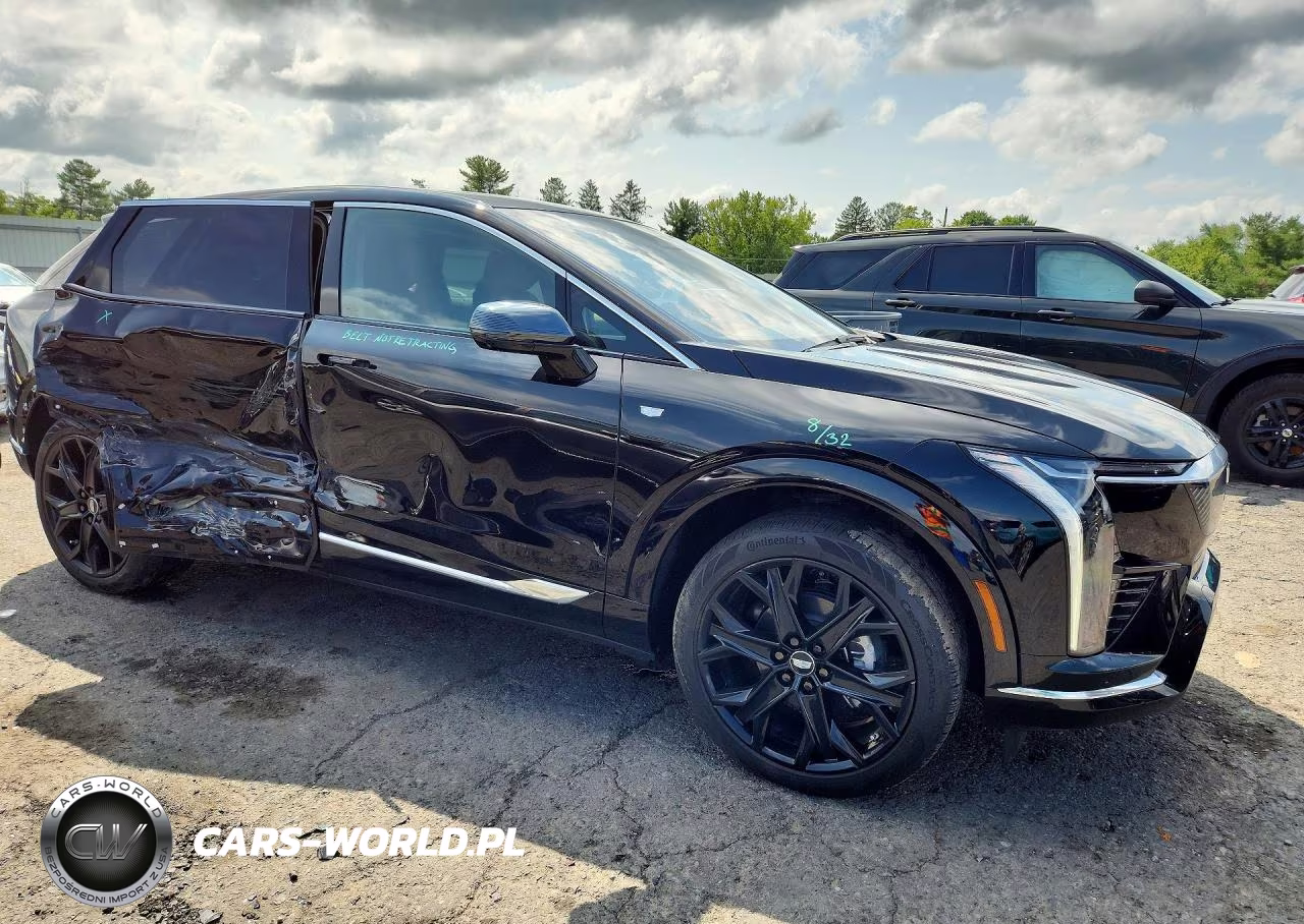 2025 Cadillac Optiq Luxury VIN:3GYK3DMR2SS159138 - 4
