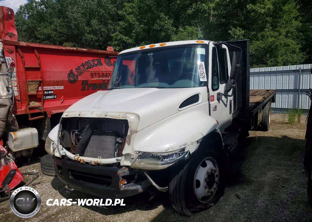 2006 International 4400 Flatbed Truck
