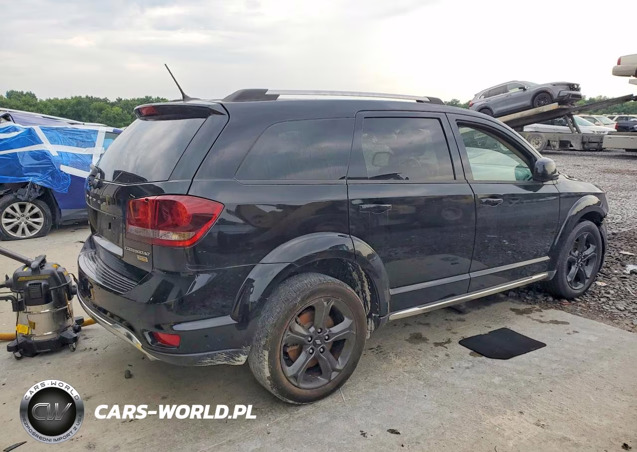 2018 Dodge Journey Crossroad VIN:3C4PDCGG5JT335539 - 3