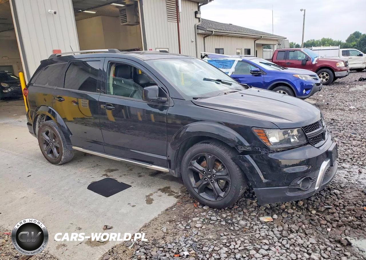 2018 Dodge Journey Crossroad VIN:3C4PDCGG5JT335539 - 4