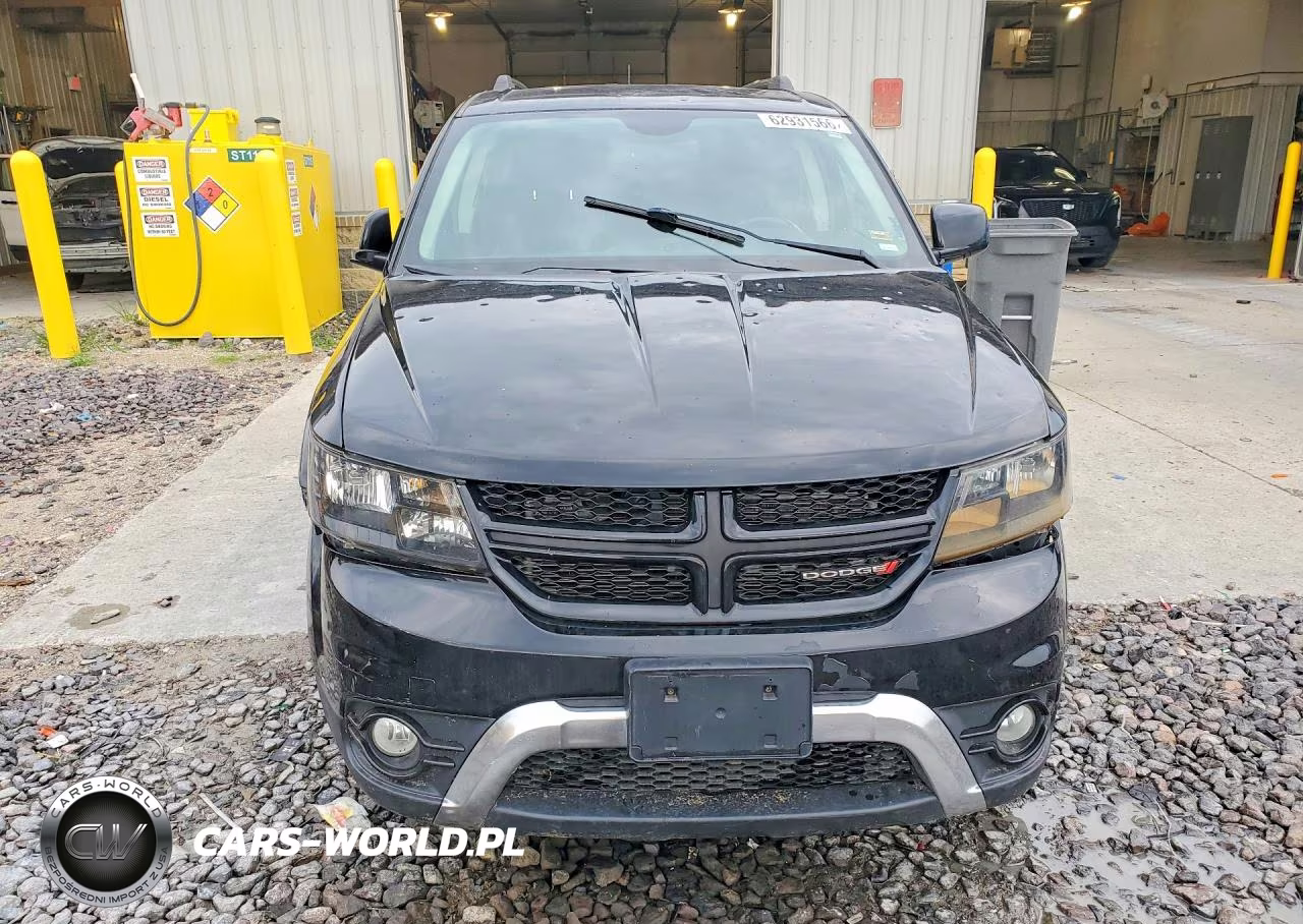 2018 Dodge Journey Crossroad VIN:3C4PDCGG5JT335539 - 5