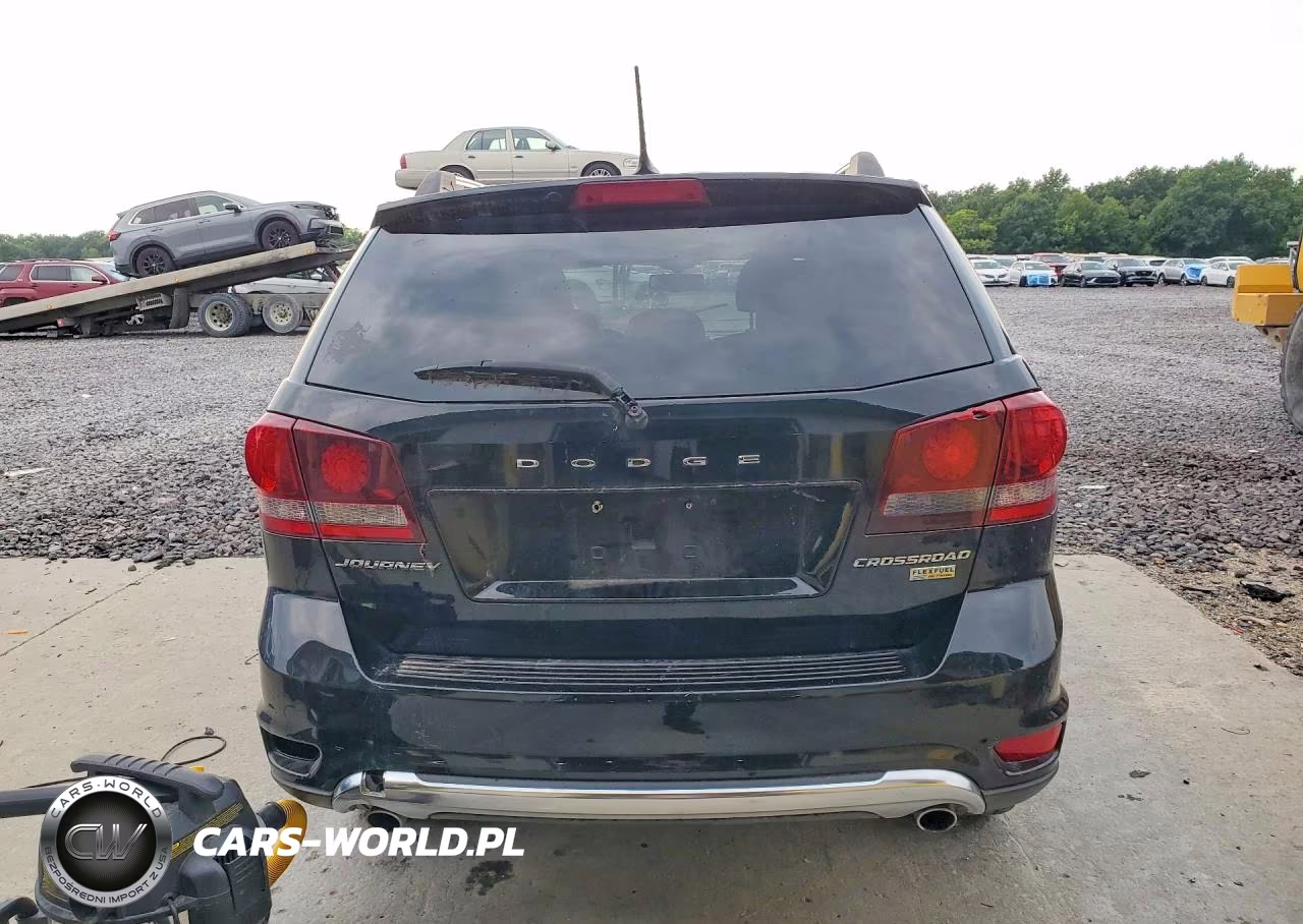2018 Dodge Journey Crossroad VIN:3C4PDCGG5JT335539 - 6