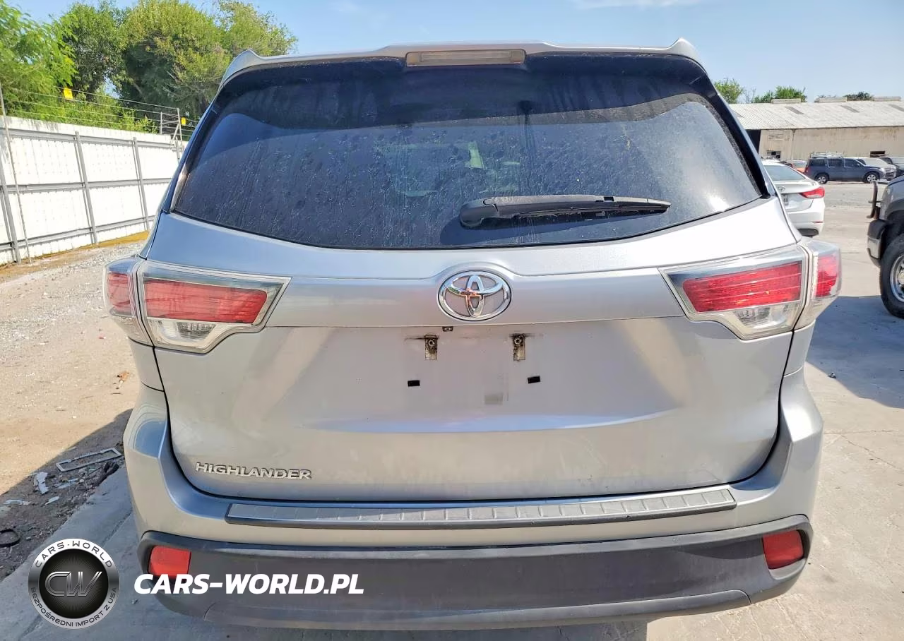 2016 Toyota Highlander Le VIN:5TDZARFH2GS017640 - 6