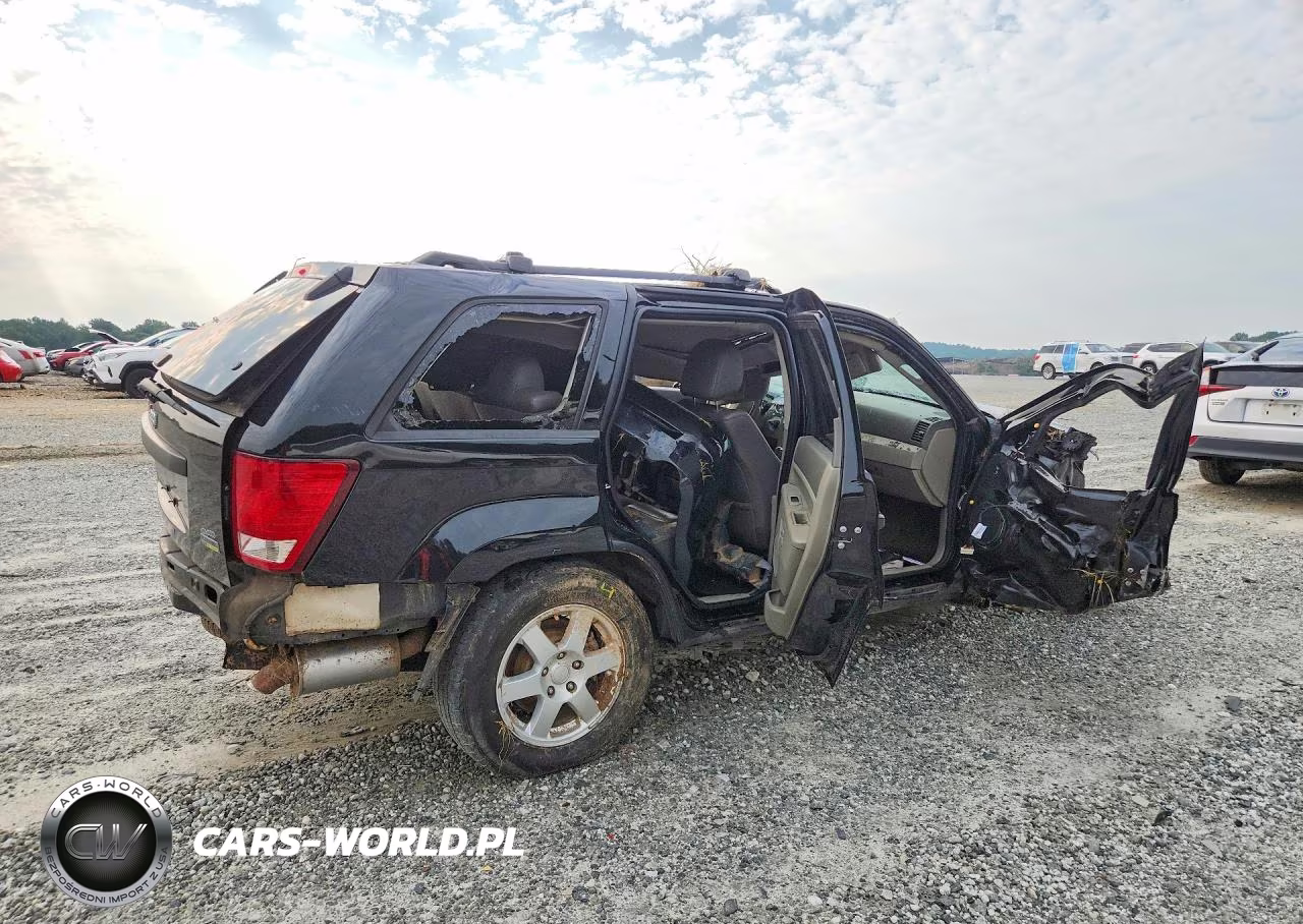 2008 Jeep Grand Cherokee Laredo VIN:1J8HS48N68C151061 - 3