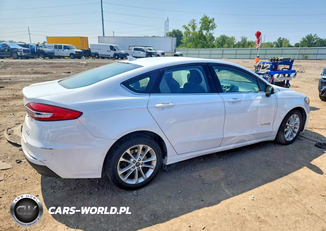 2019 Ford Fusion Se VIN:3FA6P0LU9KR130680 - 3