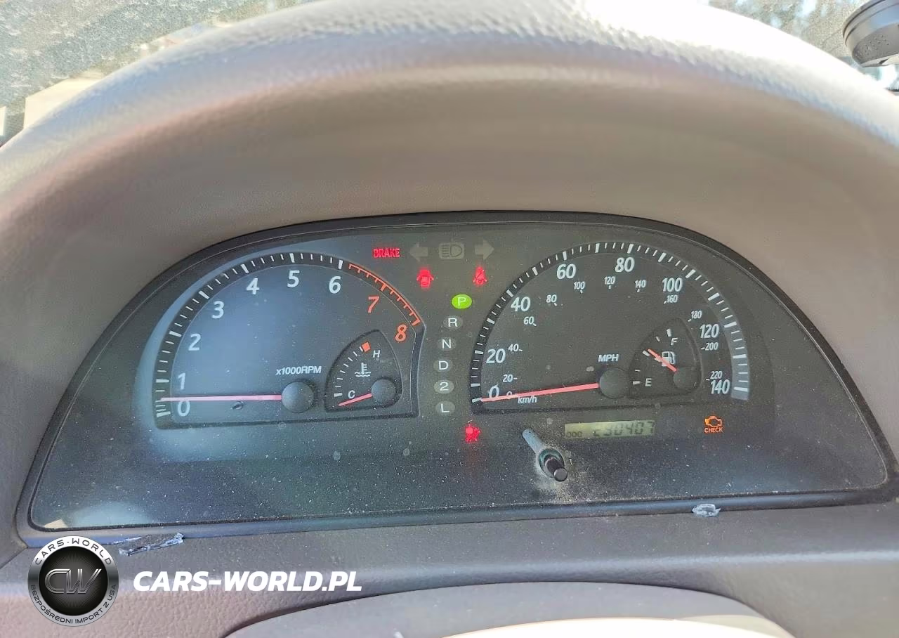 2002 Toyota Camry Le VIN:JTDBE32K720136672 - 9