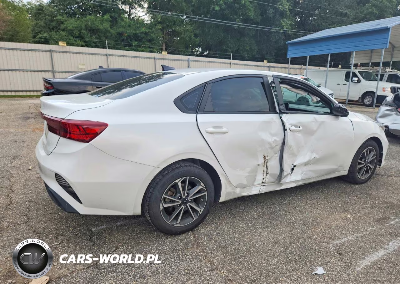 2022 Kia Forte Lxs VIN:3KPF24AD1NE500650 - 3