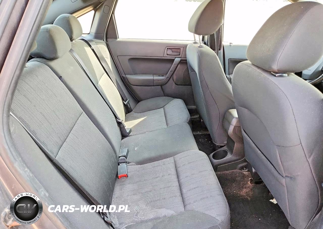 2010 Ford Focus Se VIN:1FAHP3FN7AW247023 - 10