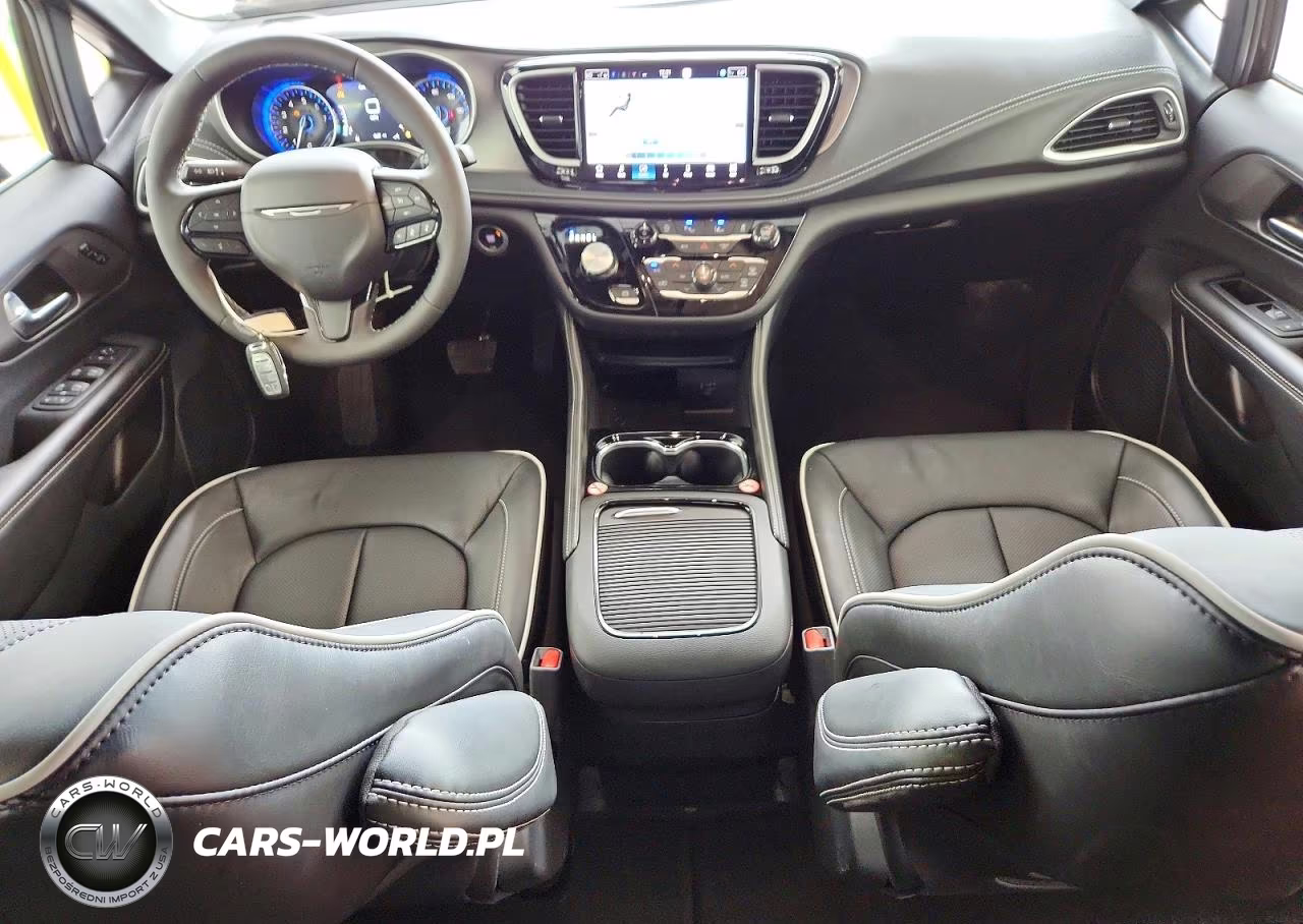 2027 Chrysler Pacifica Limited VIN:2C4RC1GG4VR553416 - 8