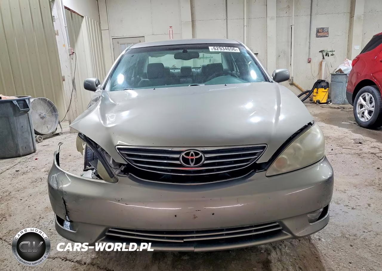 2005 Toyota Camry Xle VIN:4T1BE30K85U556274 - 5