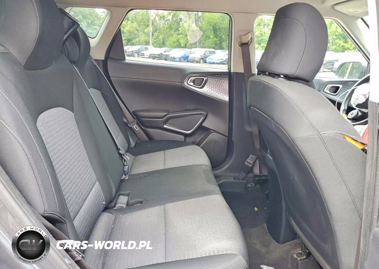2021 Kia Soul S VIN:KNDJ23AU2M7751227 - 11