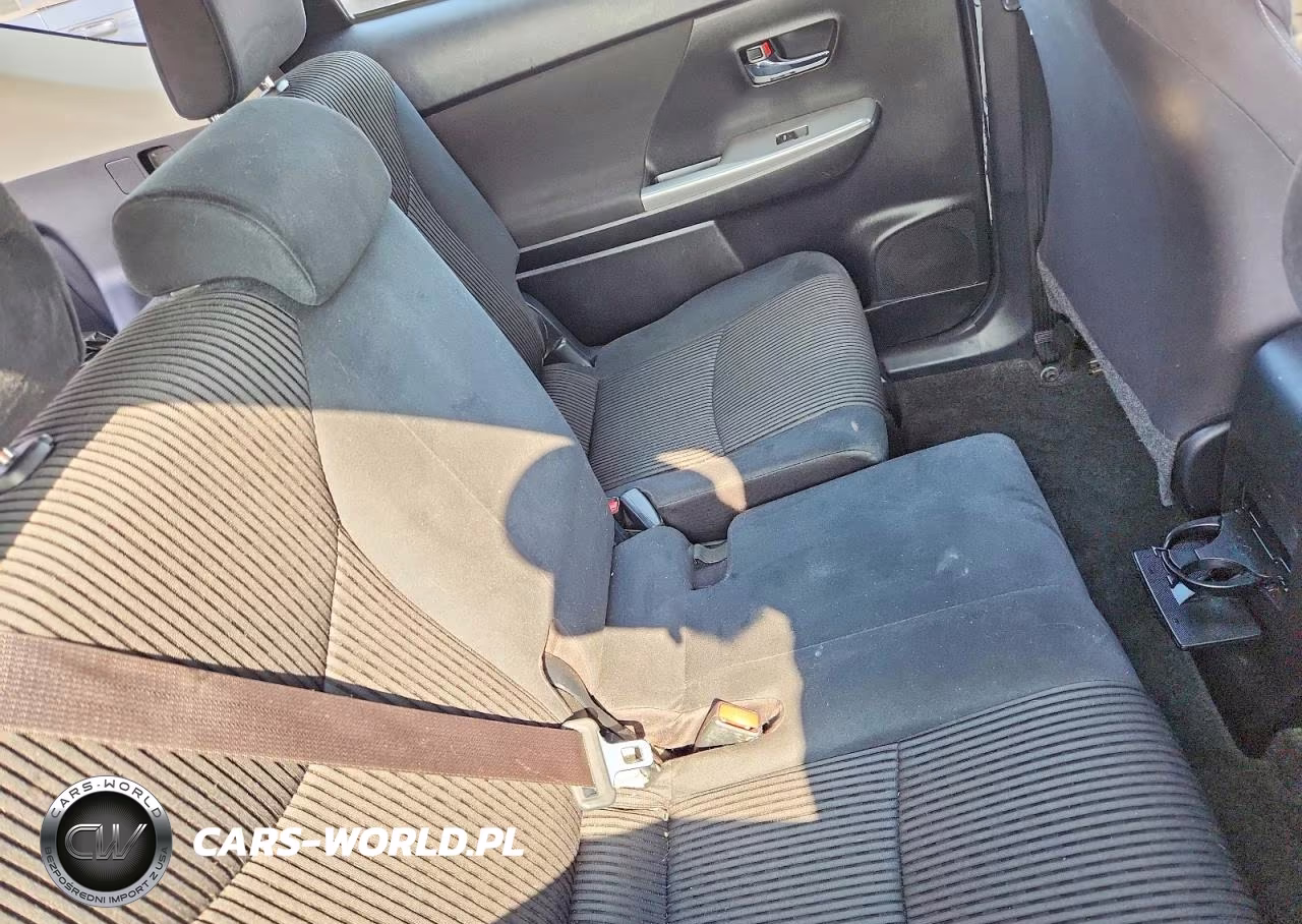 2016 Toyota Prius V Two VIN:JTDZN3EU0GJ045515 - 10