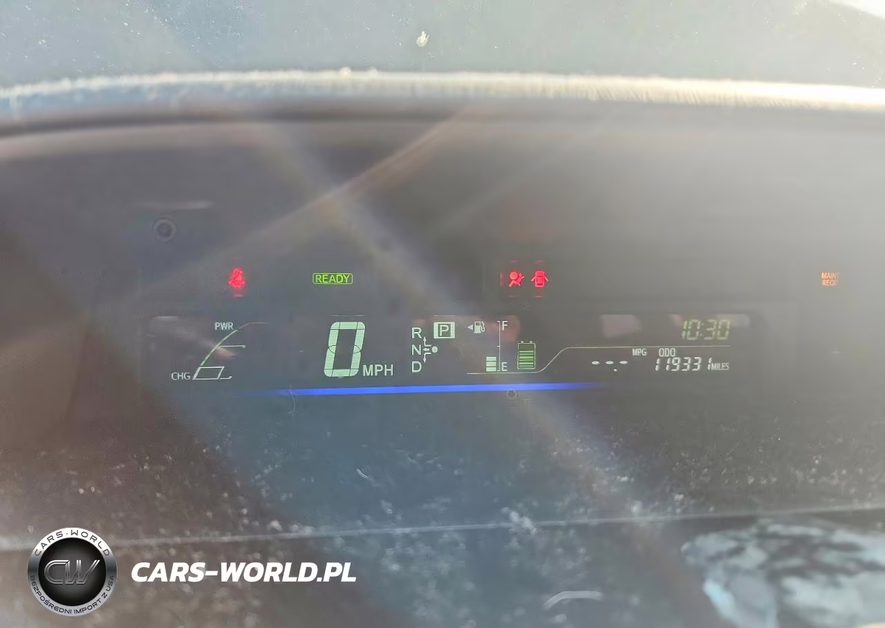 2016 Toyota Prius V Two VIN:JTDZN3EU0GJ045515 - 9
