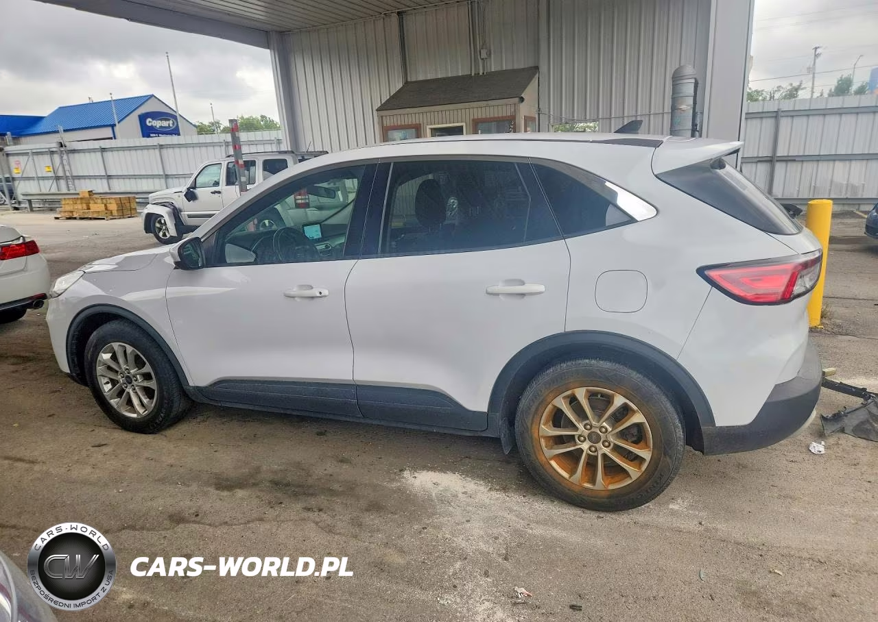 FORD ESCAPE SE VIN:1FMCU0G63MUB29369 - 2