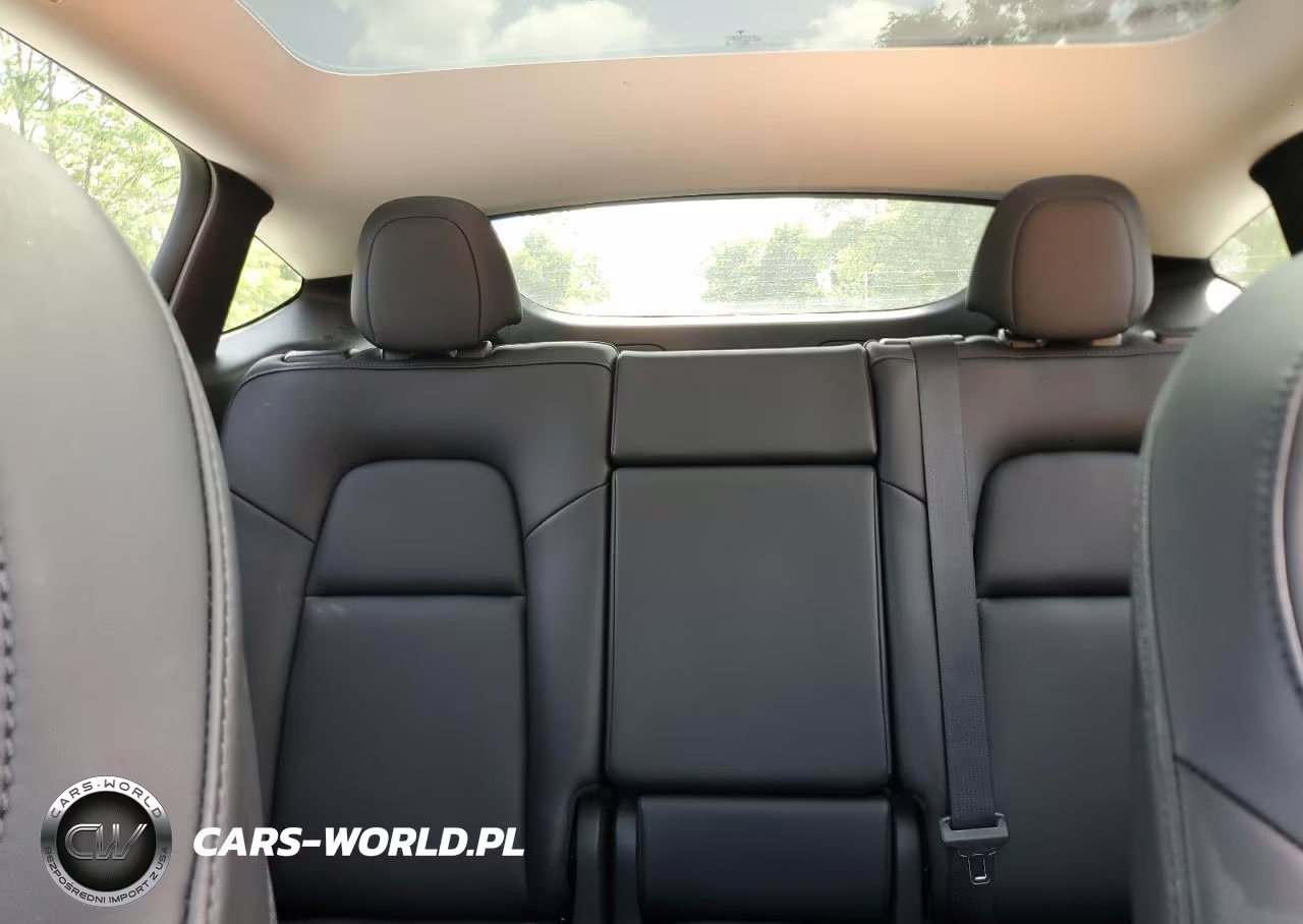 2022 Tesla Model Y VIN:7SAYGDEE5NF435411 - 10