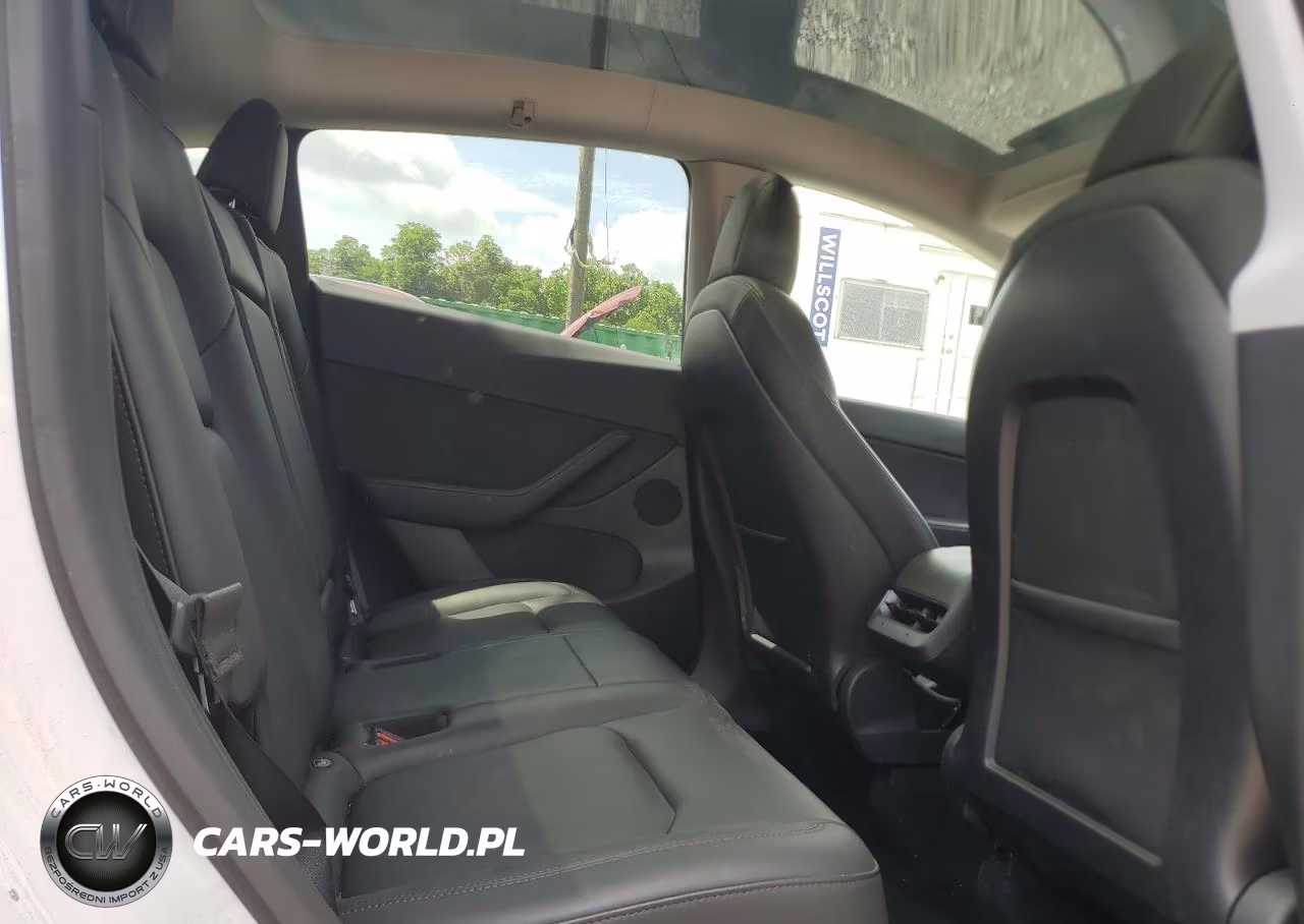 2022 Tesla Model Y VIN:7SAYGDEE5NF435411 - 11