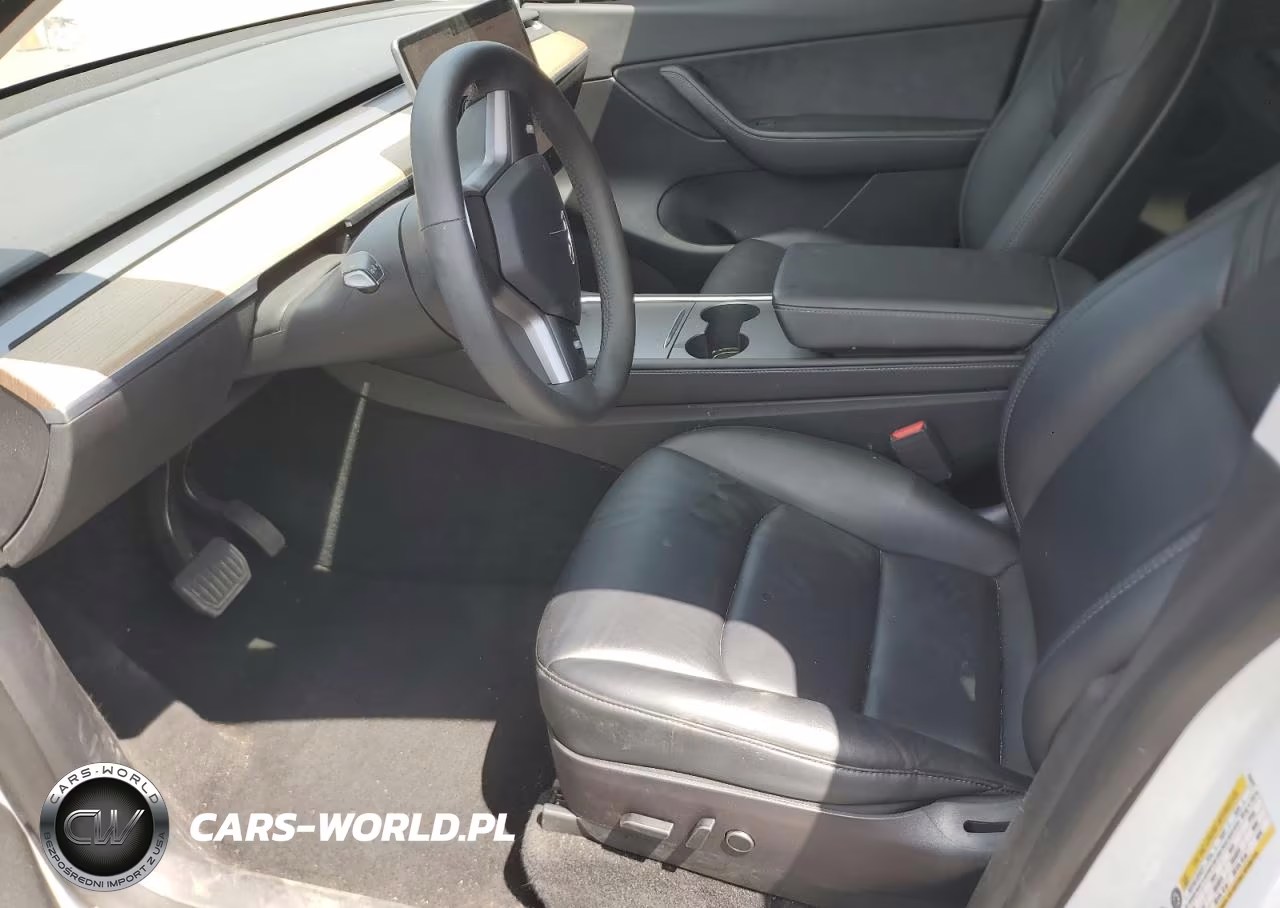 2022 Tesla Model Y VIN:7SAYGDEE5NF435411 - 7
