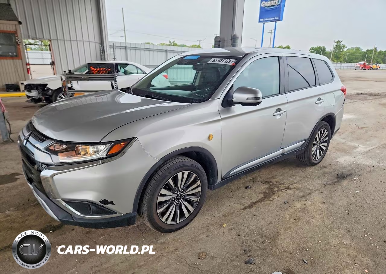 2020 Mitsubishi Outlander Se – zdjęcie 1 z 12
