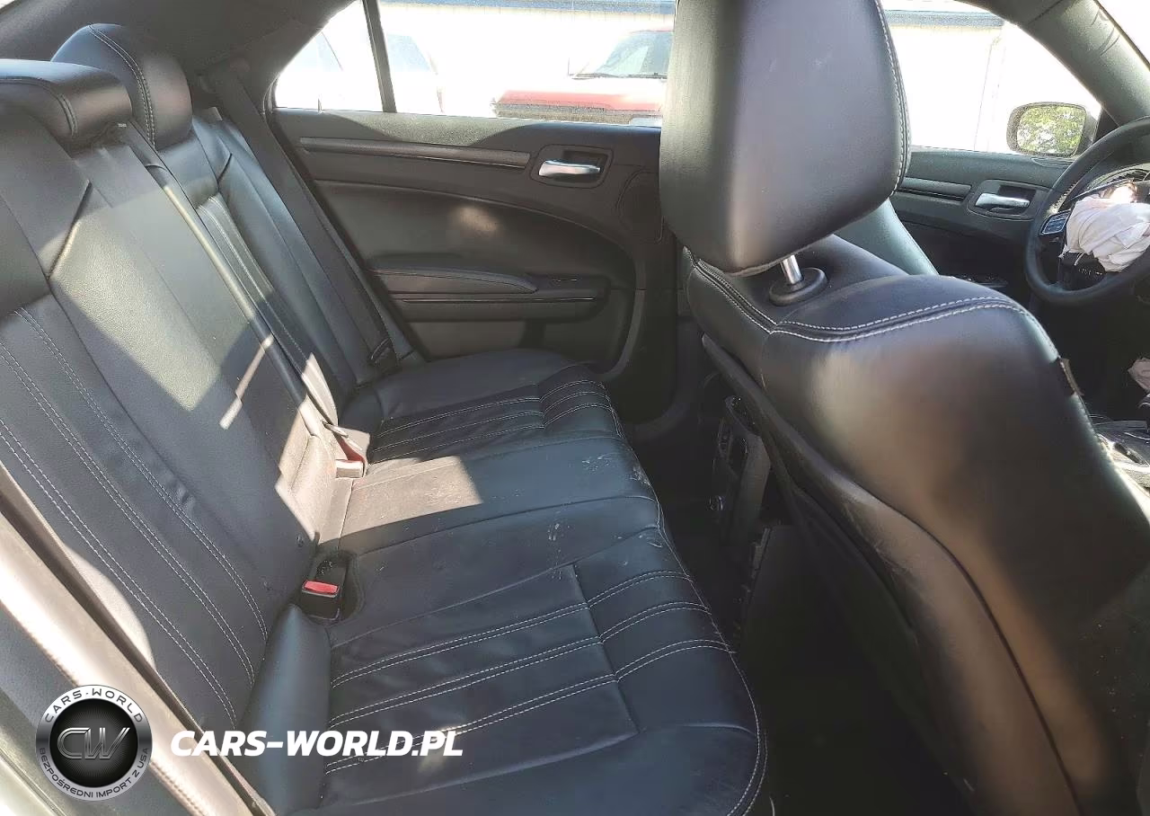 2014 Chrysler 300 S VIN:2C3CCABG9EH303807 - 10