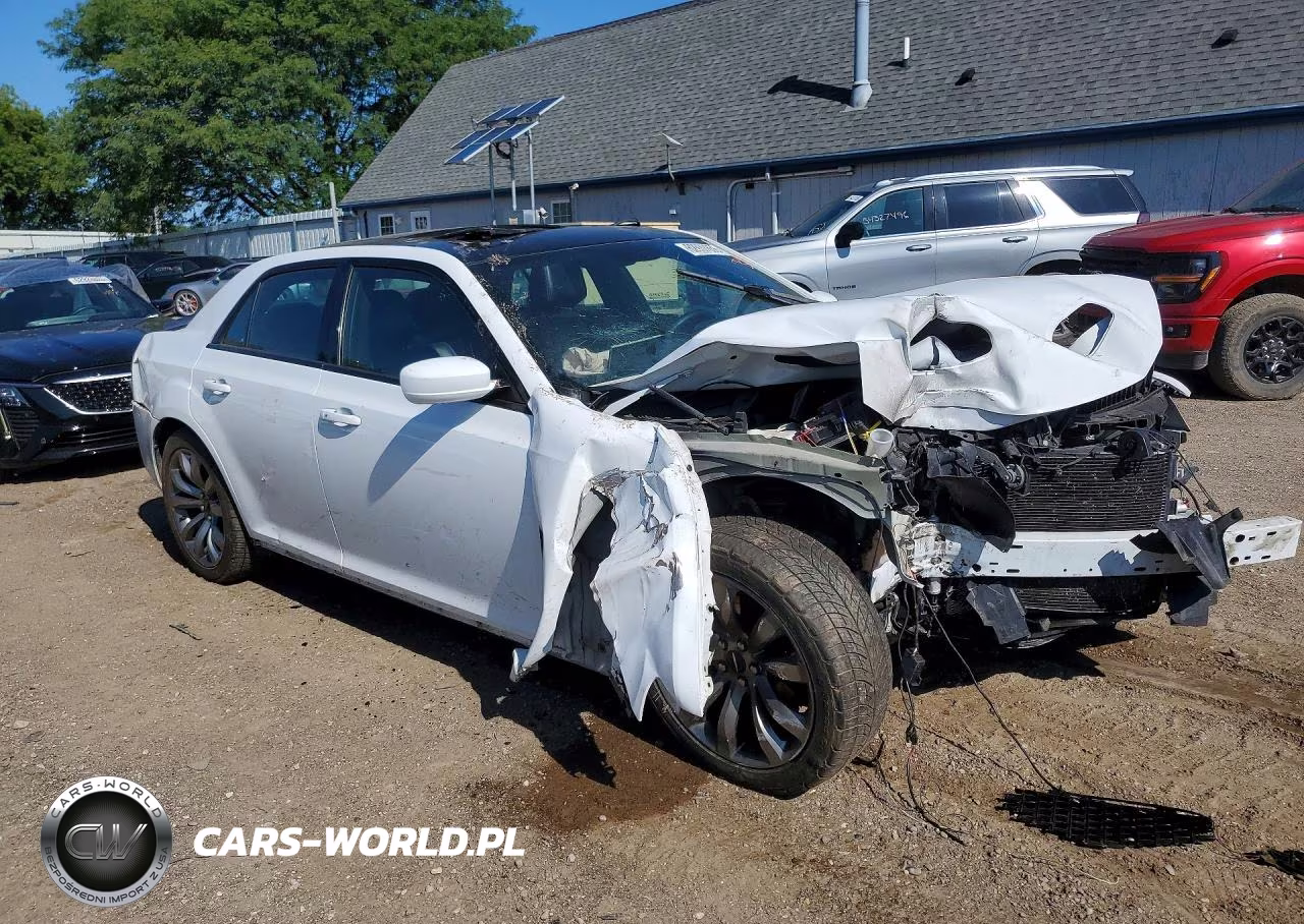 2014 Chrysler 300 S VIN:2C3CCABG9EH303807 - 4