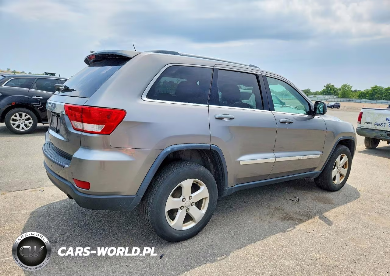 2012 Jeep Grand Cherokee Laredo VIN:1C4RJFAG9CC281379 - 3