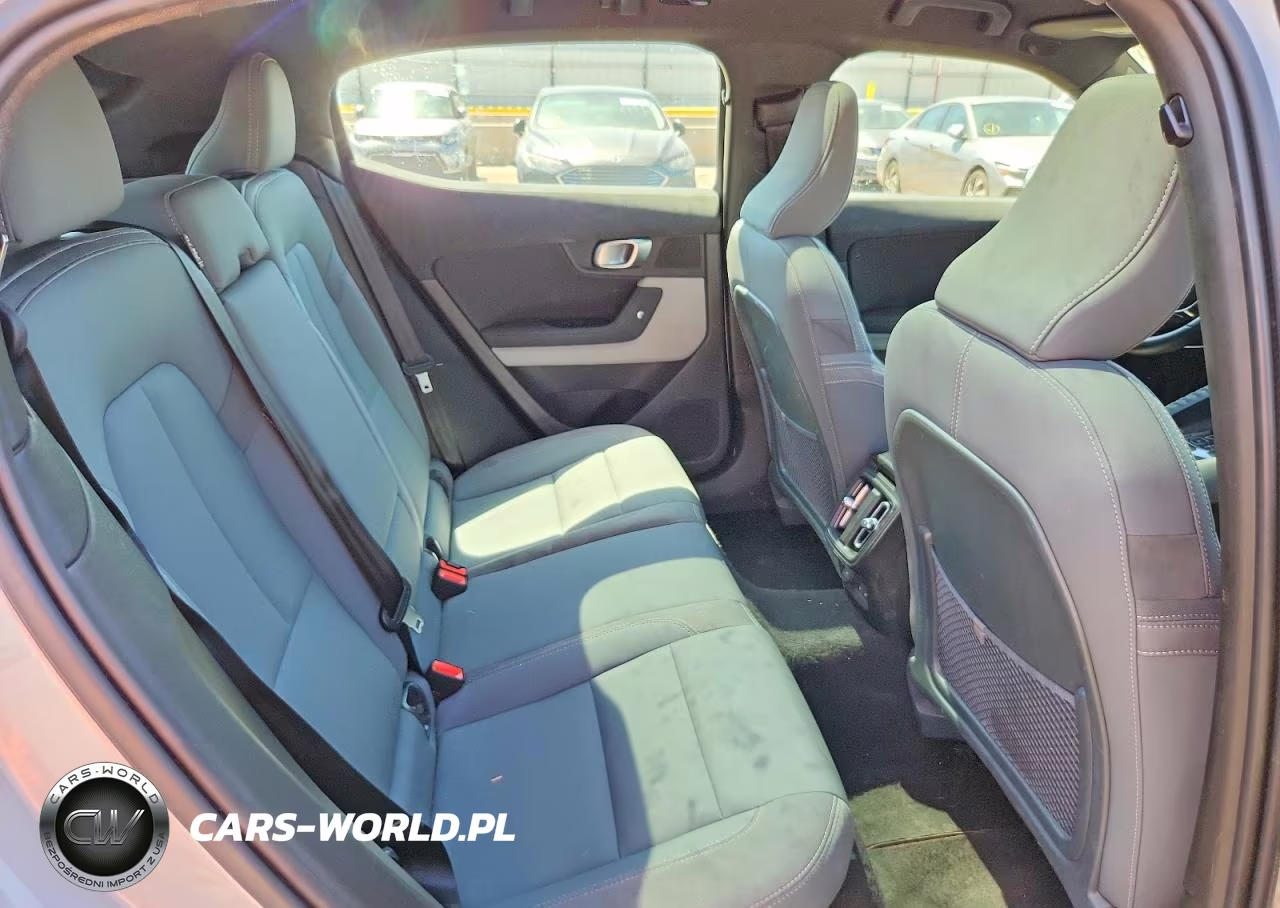 2023 Polestar 2 VIN:YSMED3KA2PL123099 - 10