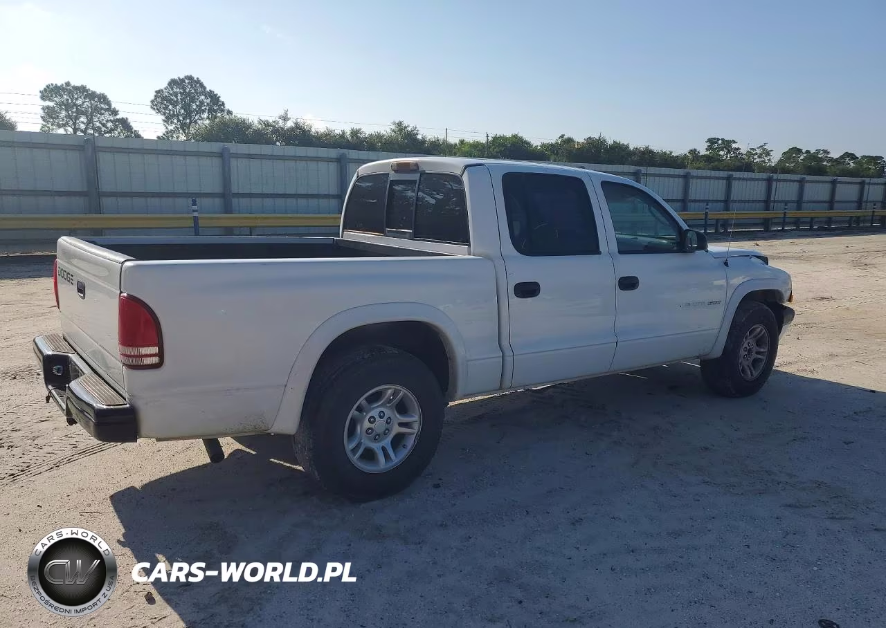 2002 Dodge Dakota Quad Sport VIN:1B7HL38N82S607556 - 3