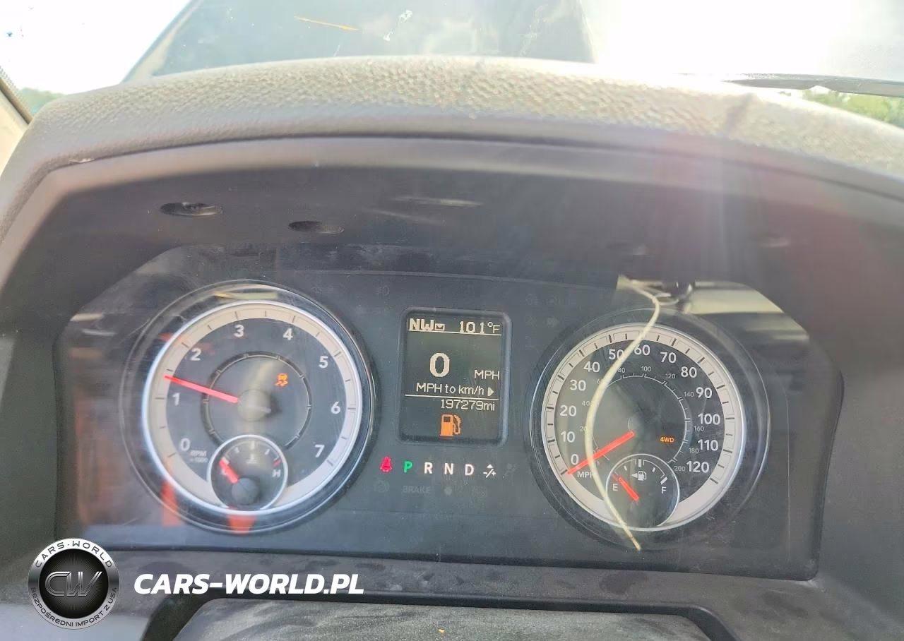 2018 Ram 1500 St VIN:1C6RR7FG2JS137321 - 9