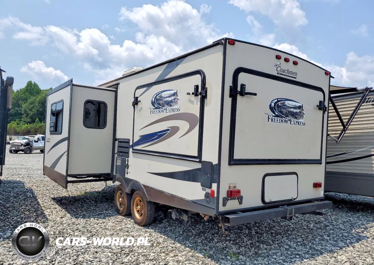 2015 Coach Freedom Express VIN:5ZT2FEMB9FA015694 - 3