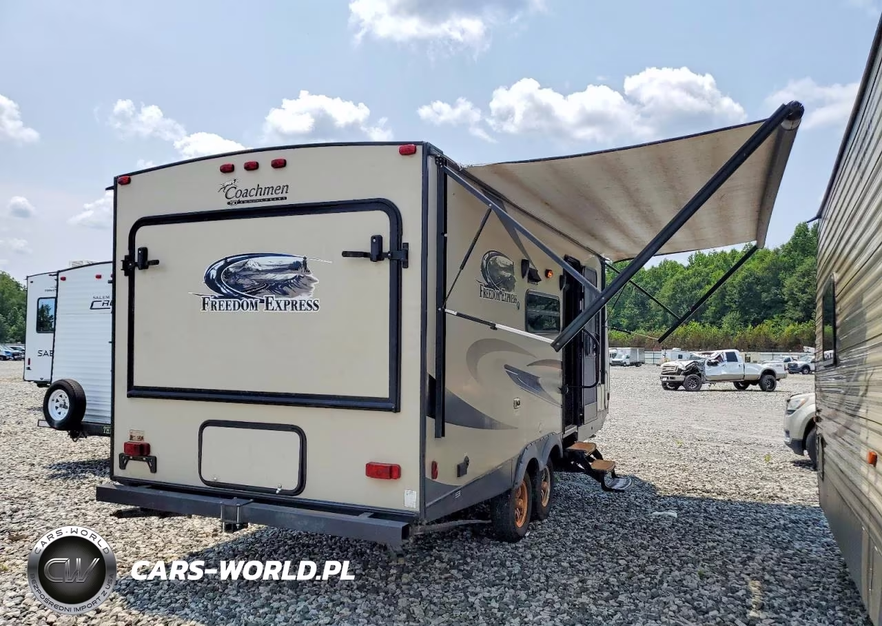 2015 Coach Freedom Express VIN:5ZT2FEMB9FA015694 - 4