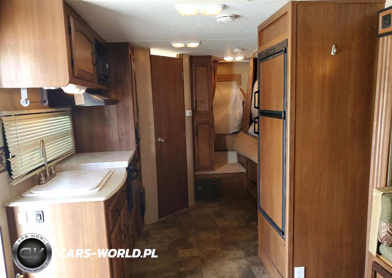 2015 Coach Freedom Express VIN:5ZT2FEMB9FA015694 - 6