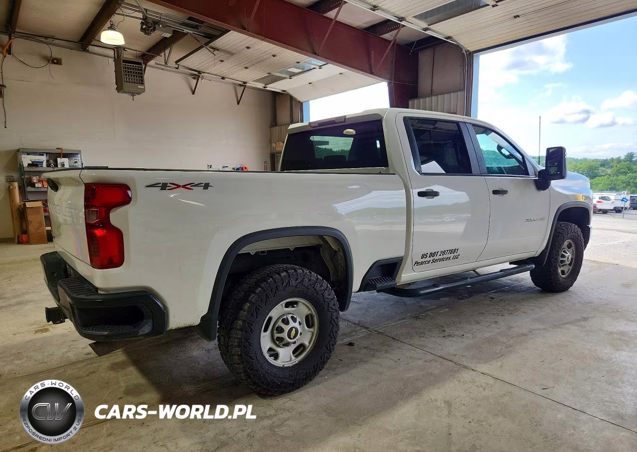 2020 Chevrolet Silverado K2500 Heavy Duty VIN:1GC4YLE7XLF110346 - 3