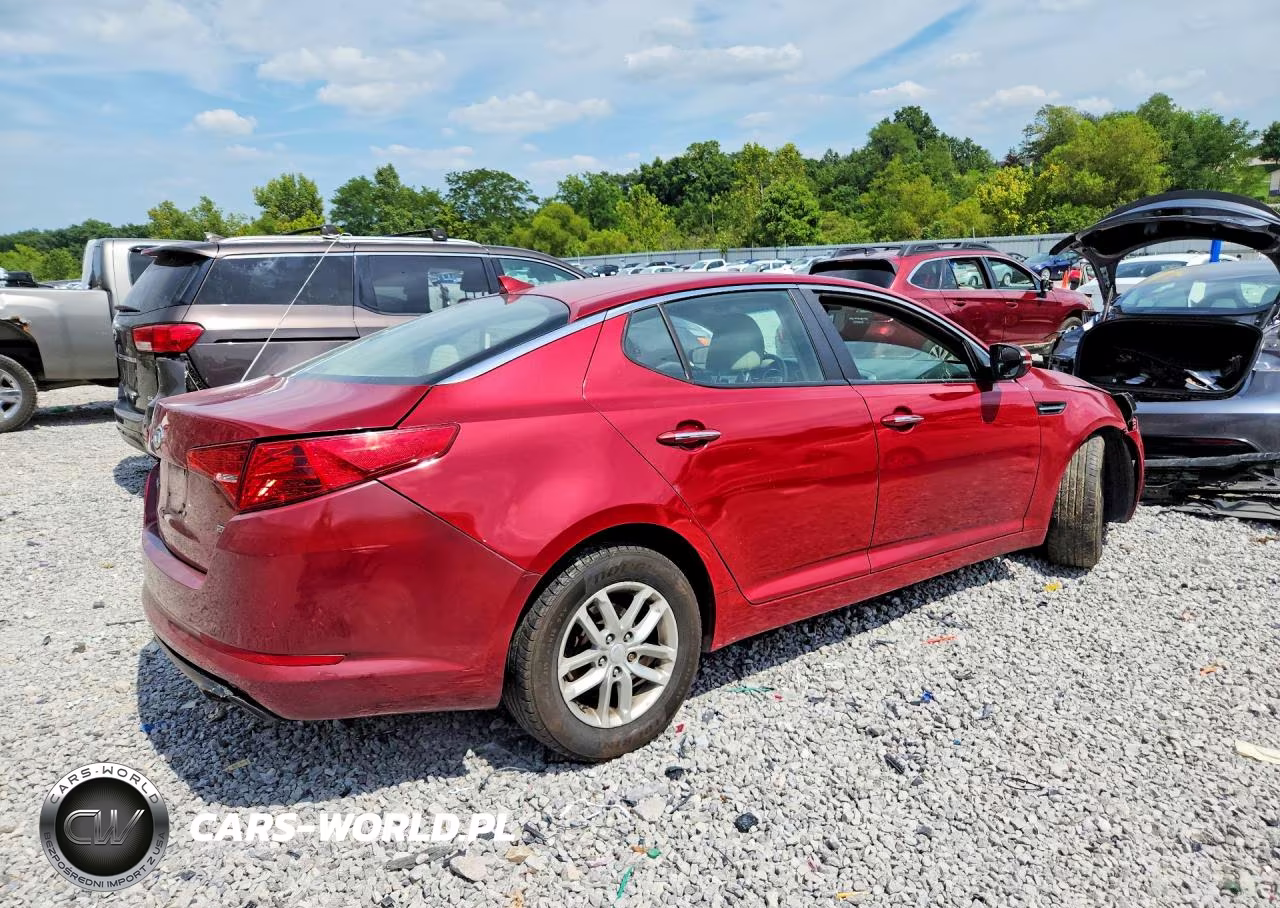 2012 Kia Optima Lx VIN:5XXGM4A70CG033301 - 3