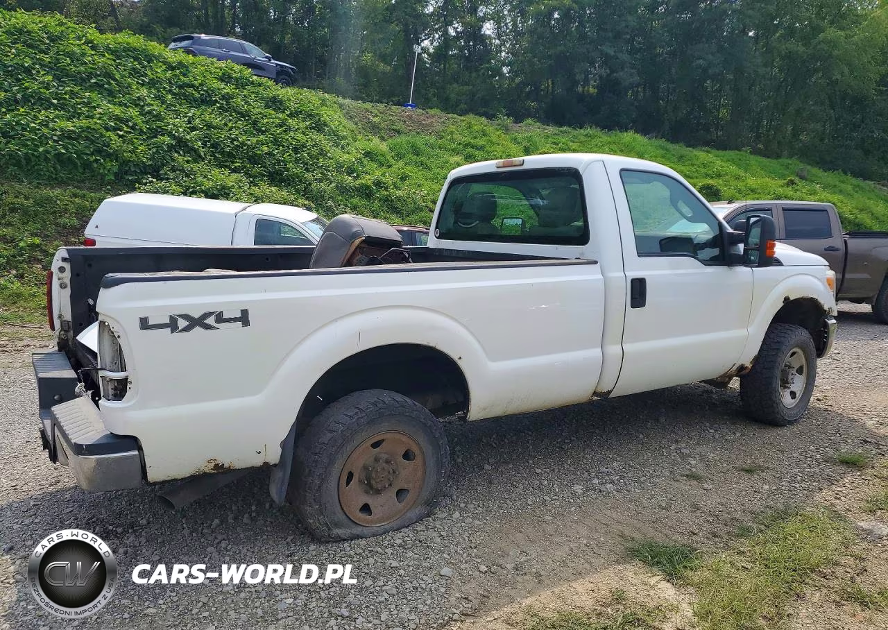2011 Ford F250 Super Duty VIN:1FTBF2B67BEC37529 - 3