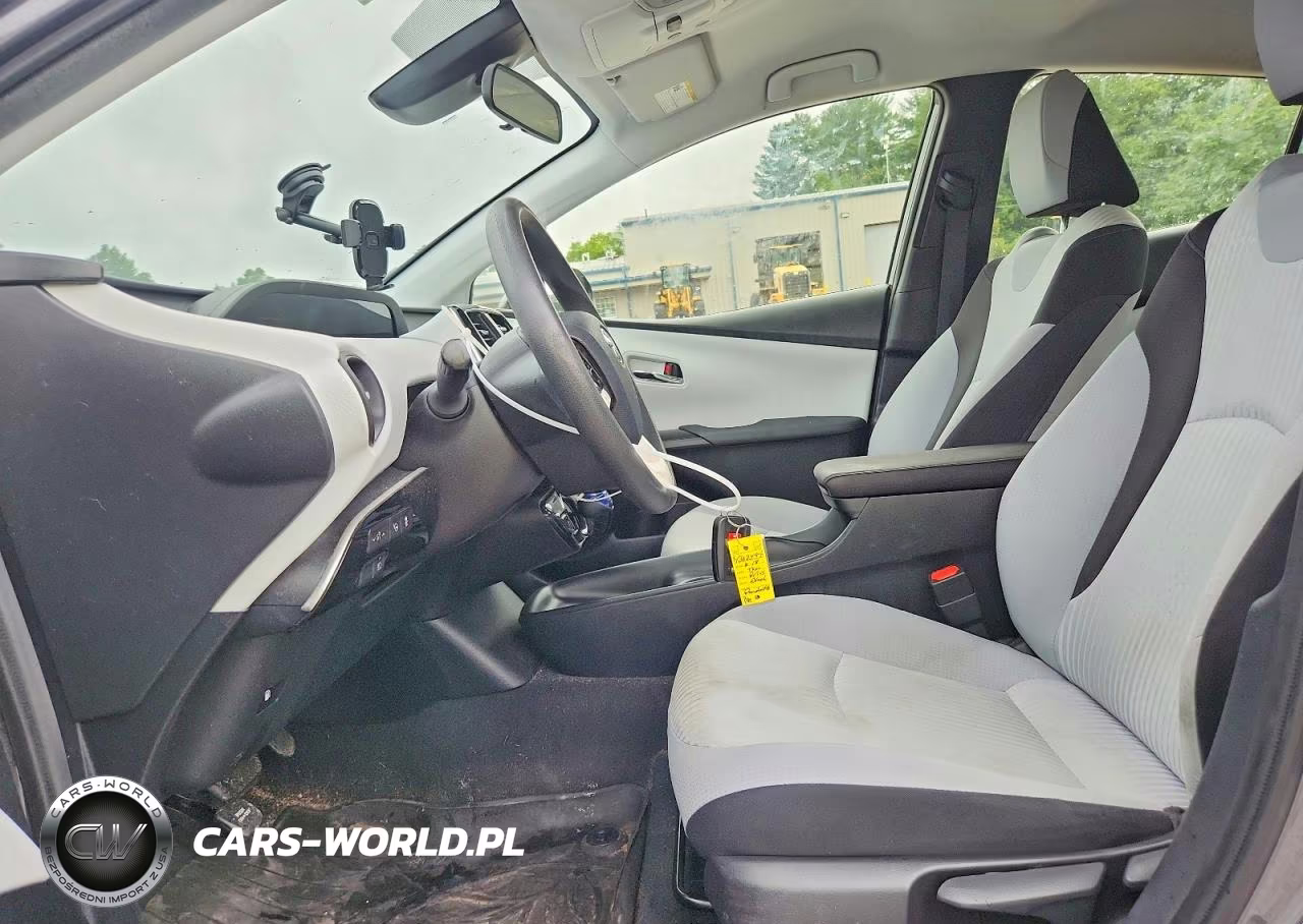 2018 Toyota Prius Two VIN:JTDKBRFU0J3082975 - 7