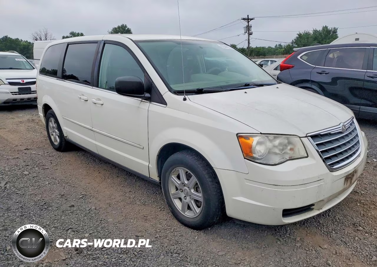 2010 Chrysler Town & Country Lx VIN:2A4RR2D18AR351803 - 4