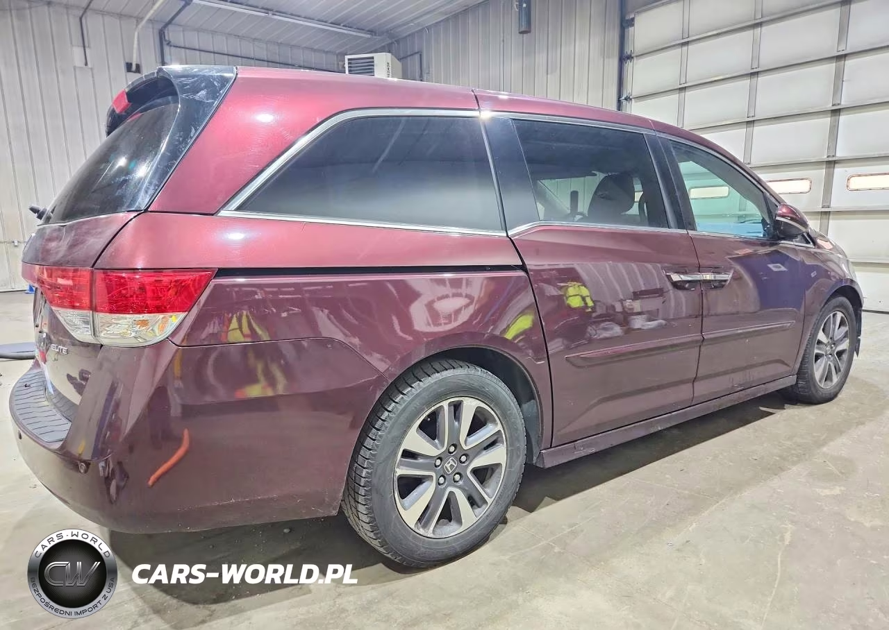 2015 Honda Odyssey Touring VIN:5FNRL5H92FB033381 - 3