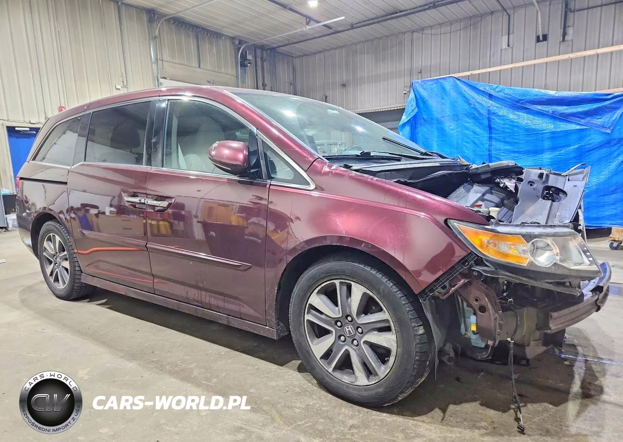 2015 Honda Odyssey Touring VIN:5FNRL5H92FB033381 - 4