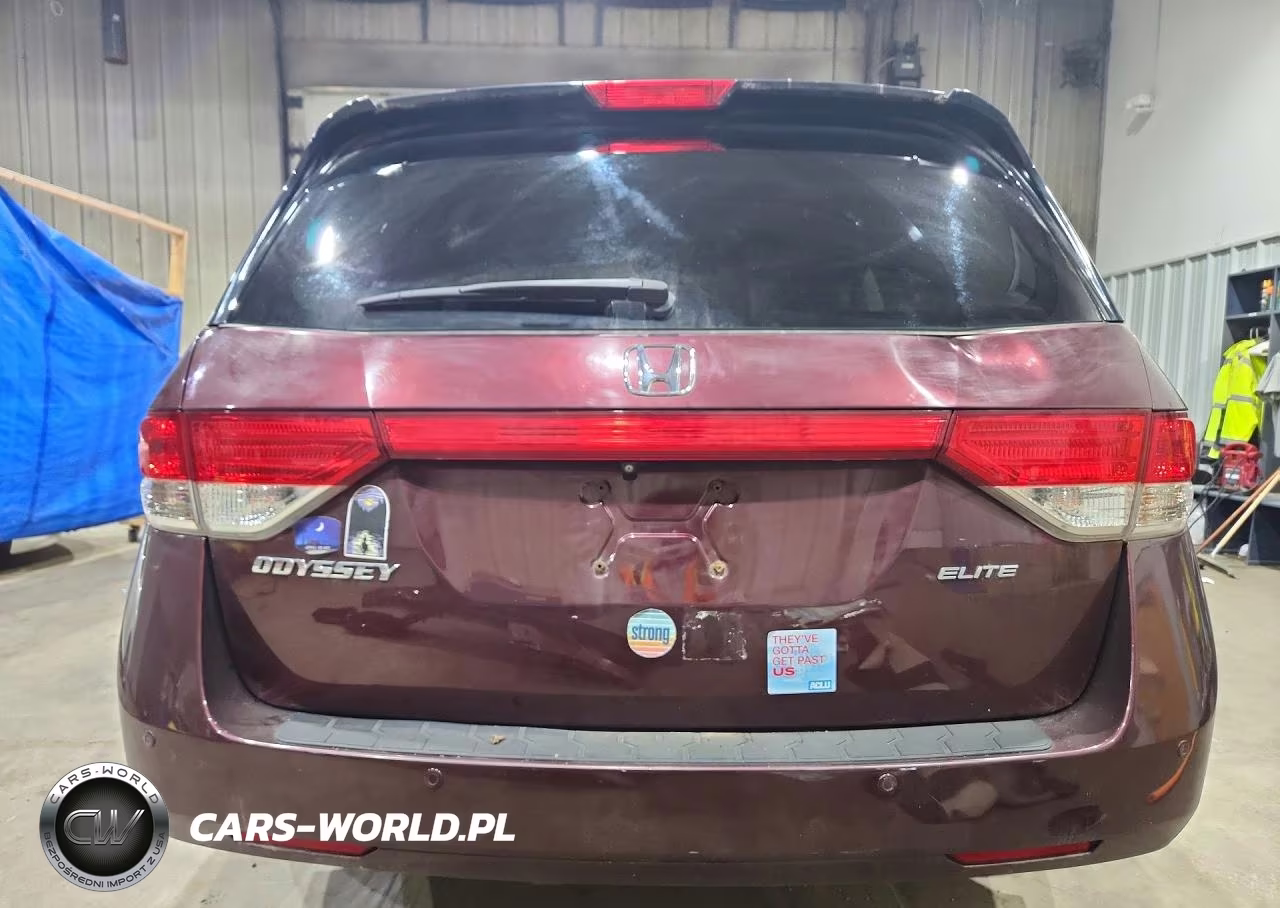 2015 Honda Odyssey Touring VIN:5FNRL5H92FB033381 - 6
